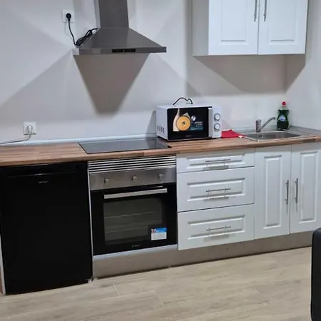 Apartment T5- De Dos En Centro